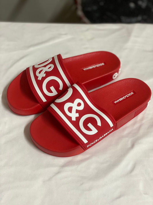 Dolce & Gabbana - Logo Slides